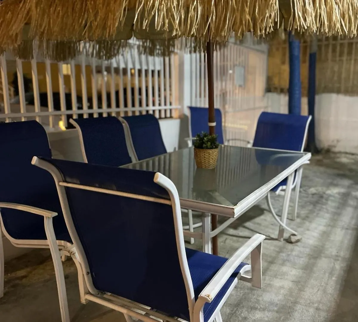 Janer House At San Juan Appartement